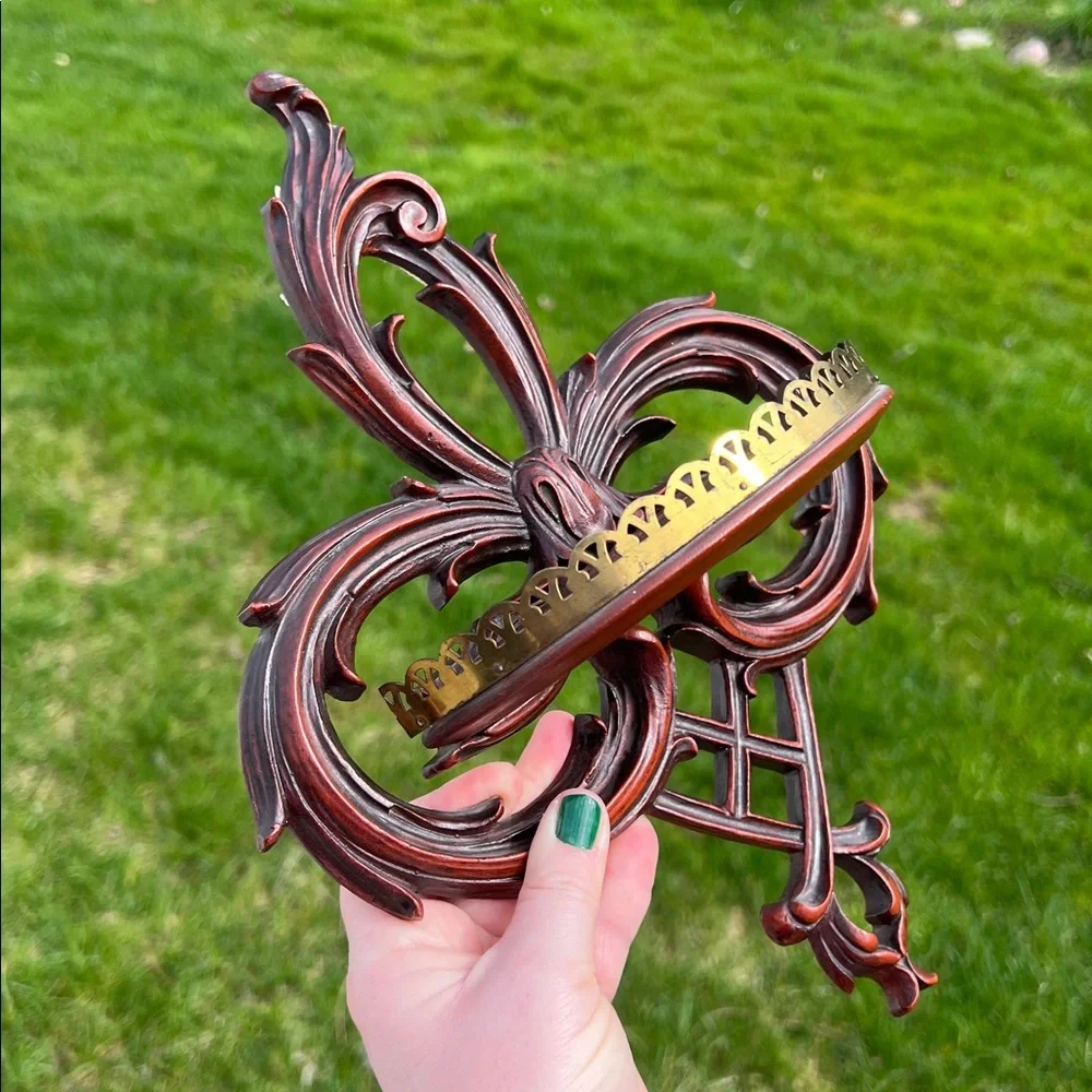 Vintage Durawood USA Ornate Wood Style Fleur-de-Lis Wall Shelf with Brass Edge